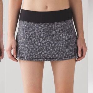 lululemon athletica Black and White Skirt size 6.